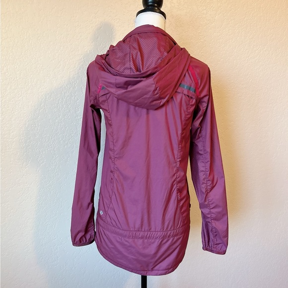 Lululemon Lightweight Jacket Size 8 - Picture 7 of 9